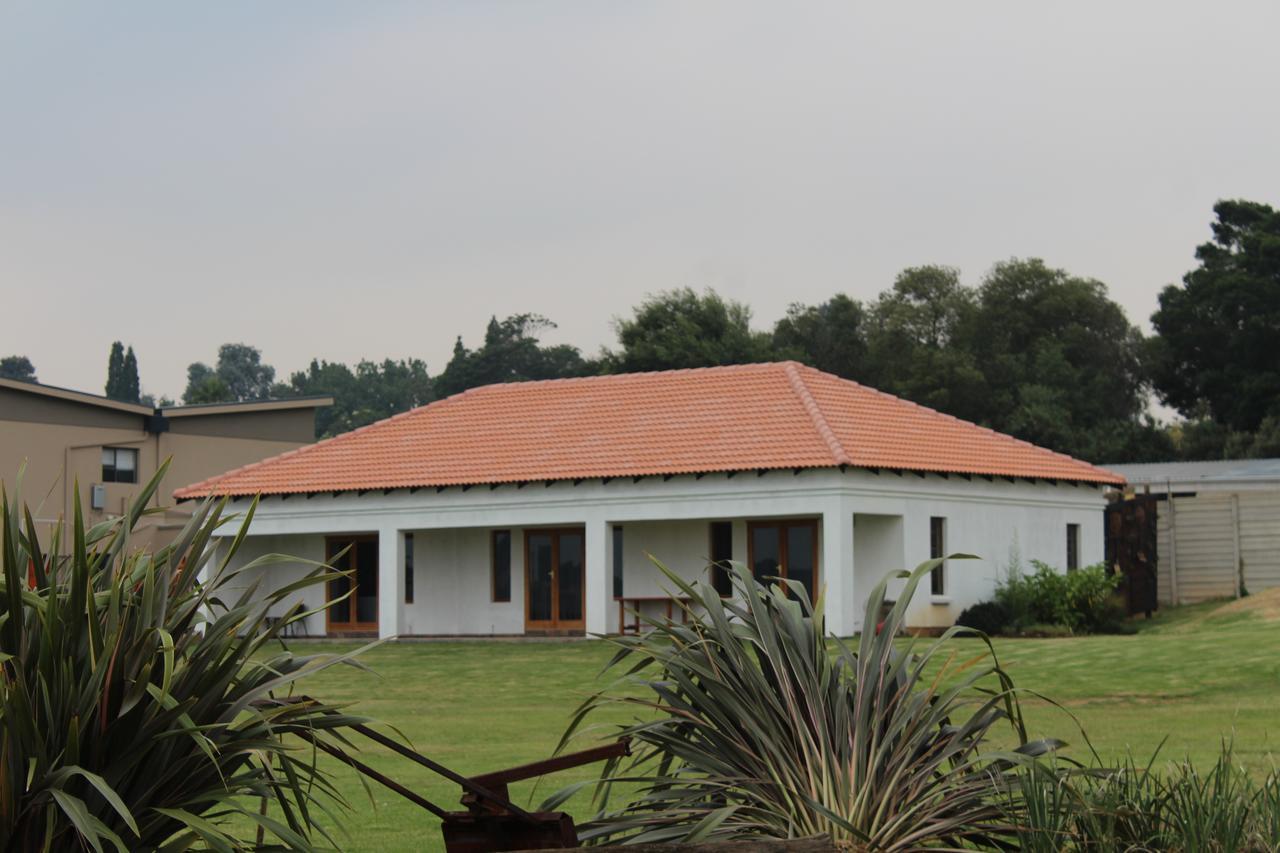 Bottom Of Boden Hotel Benoni Exterior photo